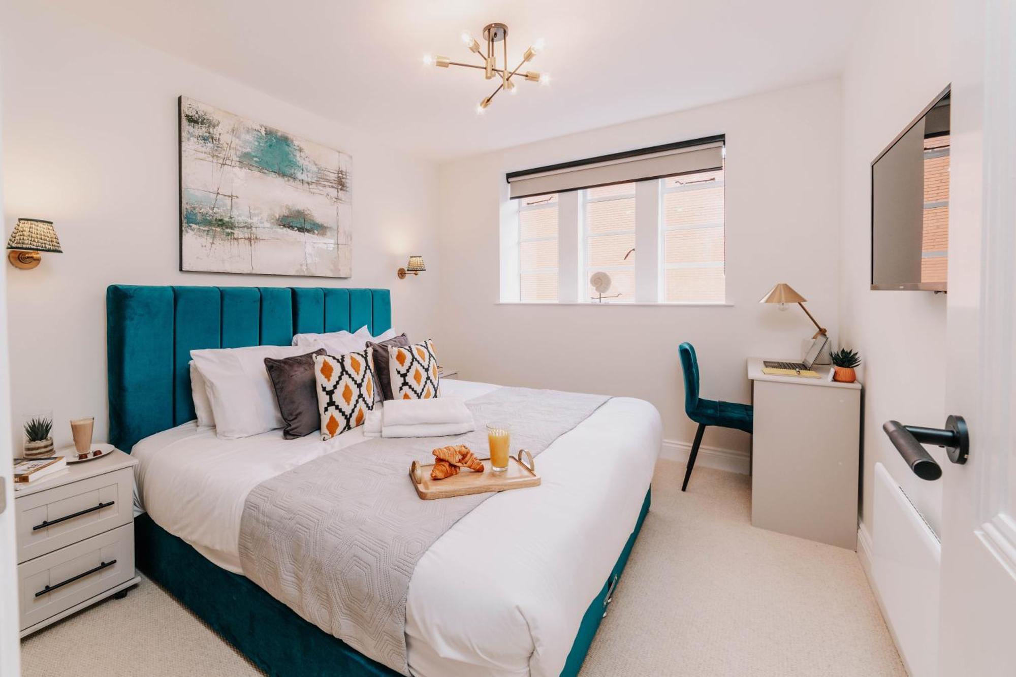 Apartment Duplex Stylish Balcony Parking Pad Wifi Families Contractors Birmingham